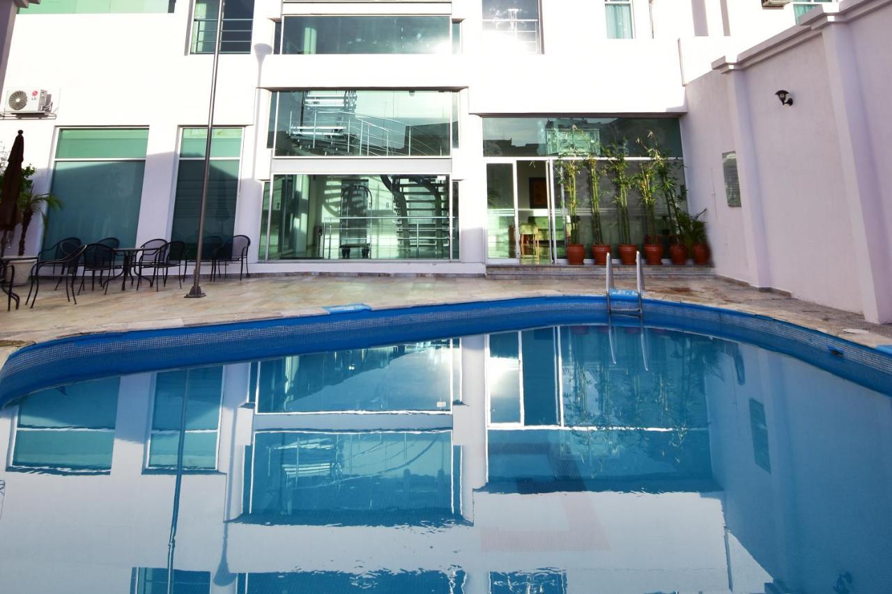 Mision Leon Hotel Exterior foto