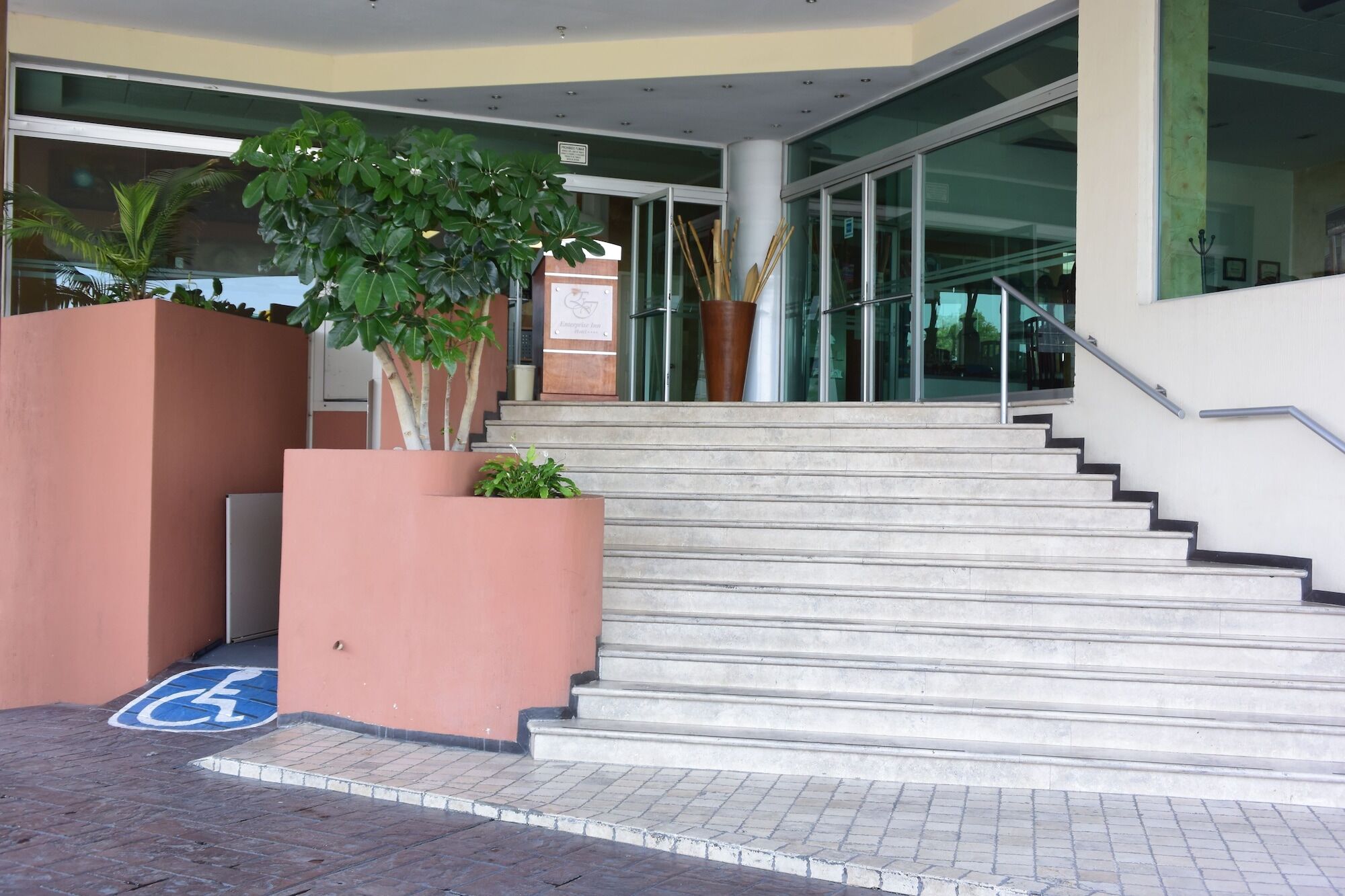 Mision Leon Hotel Exterior foto
